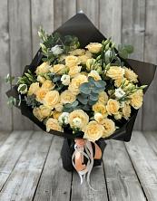 Букет цветов из:  Розы и Лизиантусы в Свободе