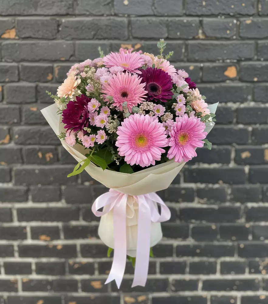 Букет цветов из: Герберы и Хризантемы в Свободе