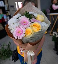 Букет цветов из:  Герберы, Розы и Хризантемы в Свободе