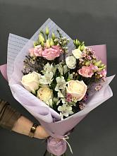 Букет цветов из:  Альстромерии, Розы и Лизиантусы #REPLACE_PRED# Свободе