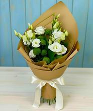 Букет цветов из:  Хризантемы и Лизиантусы в Свободе