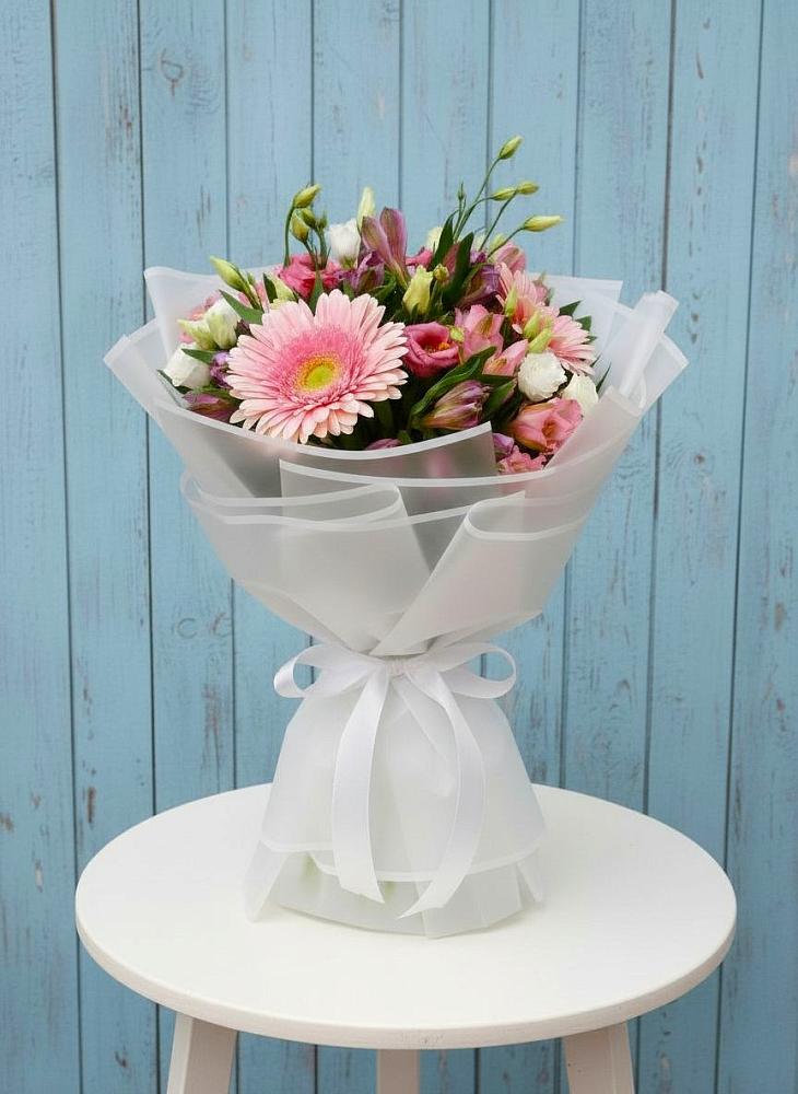 Букет цветов из: Герберы, Альстромерии и Лизиантусы в Свободе