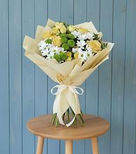 Букет цветов из:  Хризантемы и Розы в Свободе