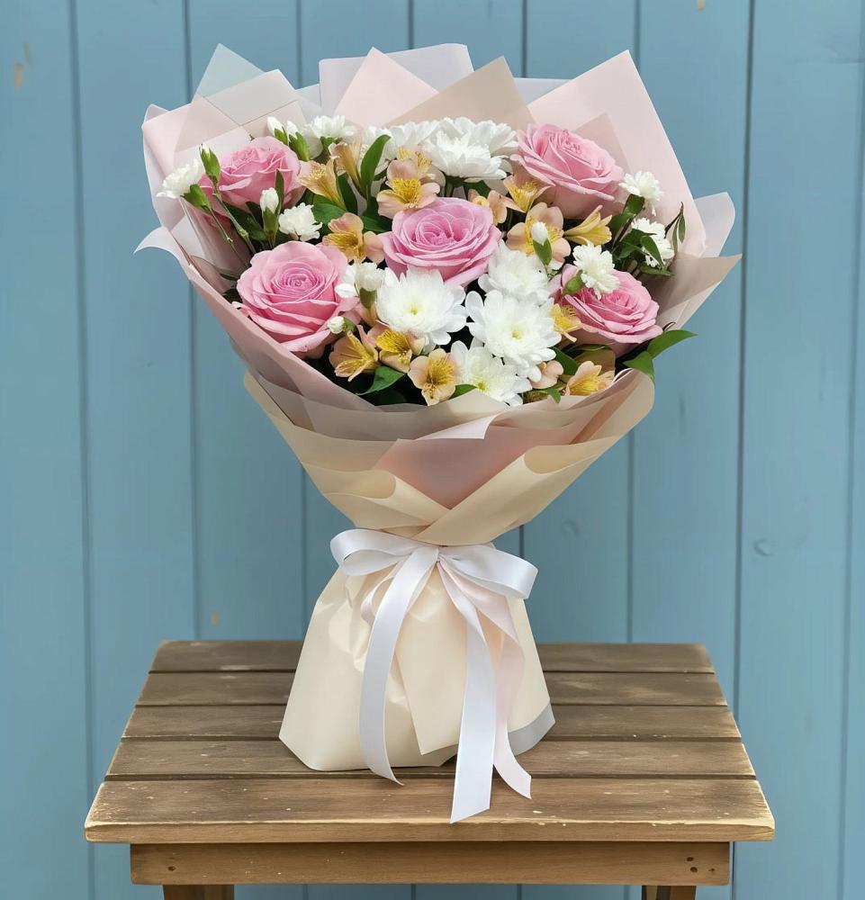 Букет цветов из: Гвоздики, Орхидеи и Розы в Свободе