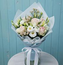 Букет цветов из:  Розы и Лизиантусы в Свободе