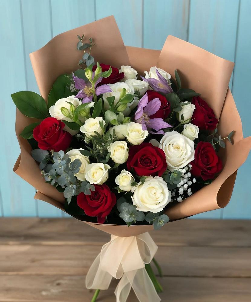 Букет цветов из: Розы и Альстромерии в Свободе