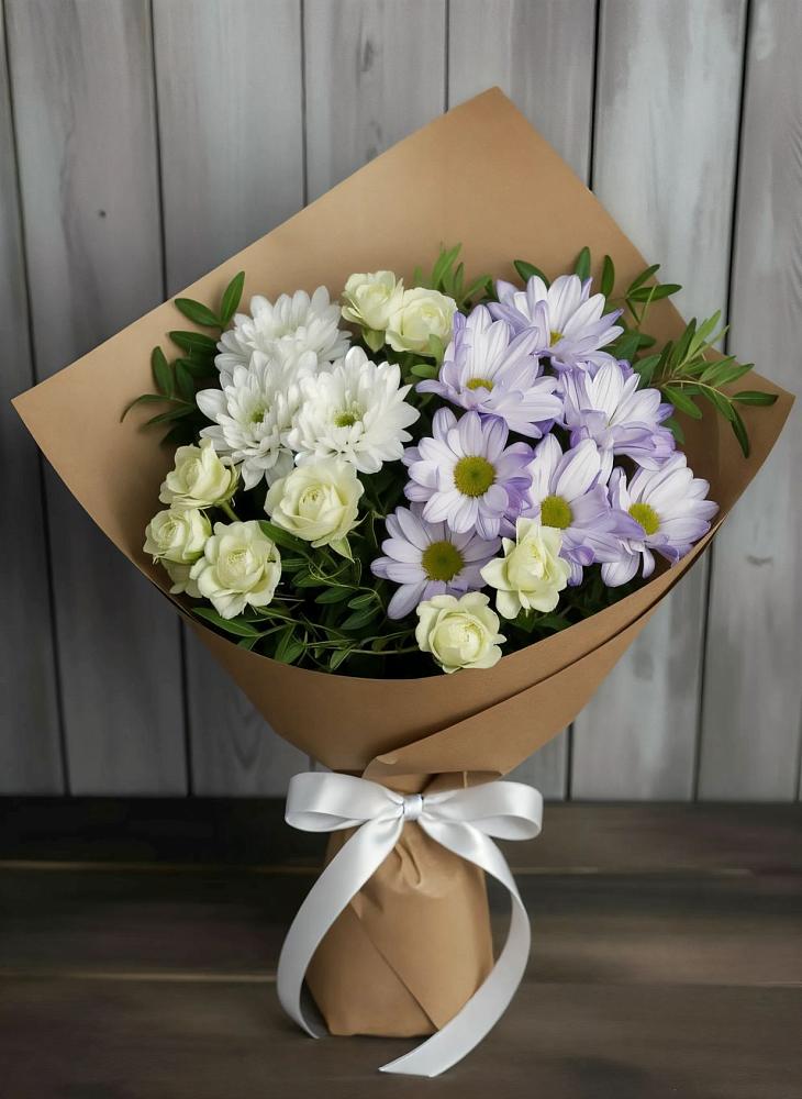 Букет цветов из: Хризантемы и Розы в Свободе