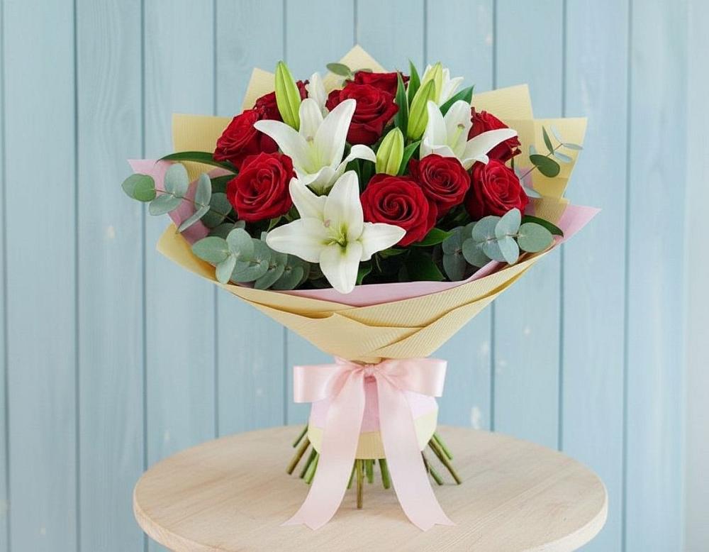 Букет цветов из: Лилии и Розы в Свободе